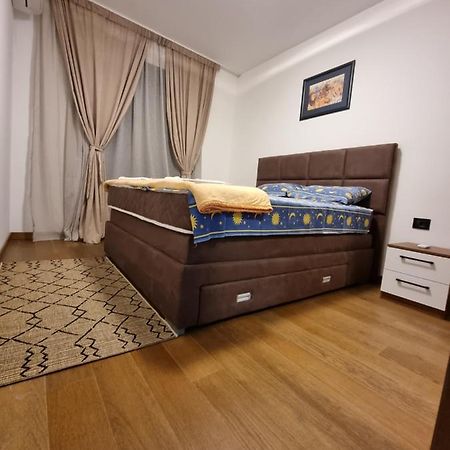 Fantastic New Centre Apartment Podgorica Bagian luar foto