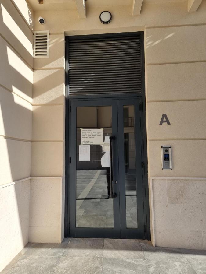 Fantastic New Centre Apartment Podgorica Bagian luar foto