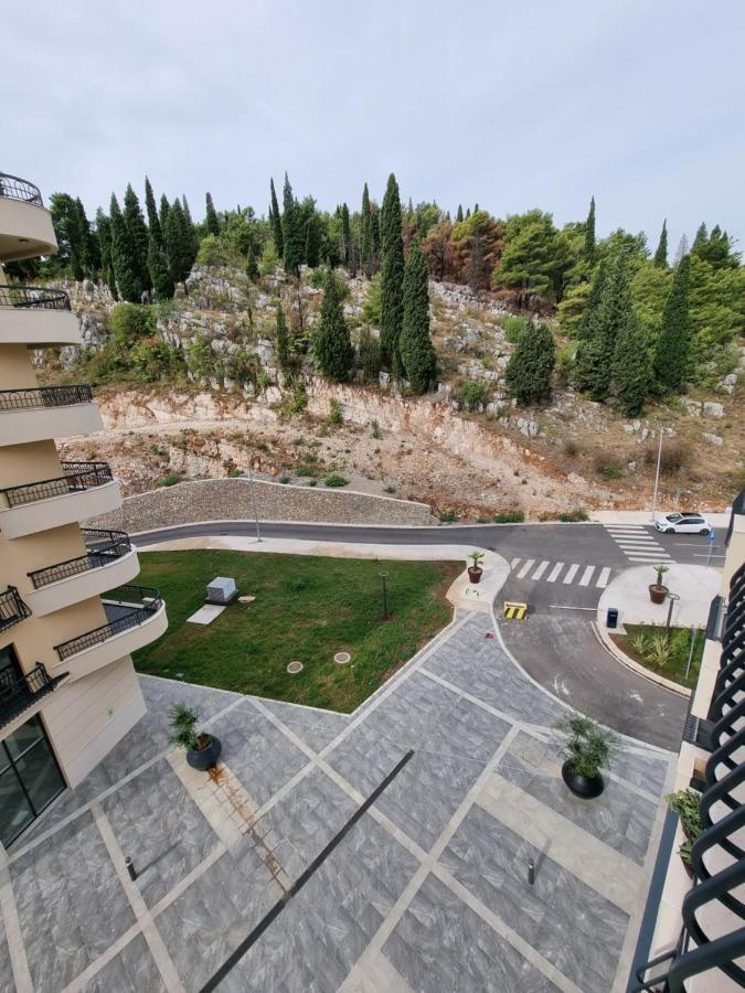 Fantastic New Centre Apartment Podgorica Bagian luar foto