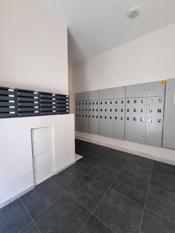 Fantastic New Centre Apartment Podgorica Bagian luar foto