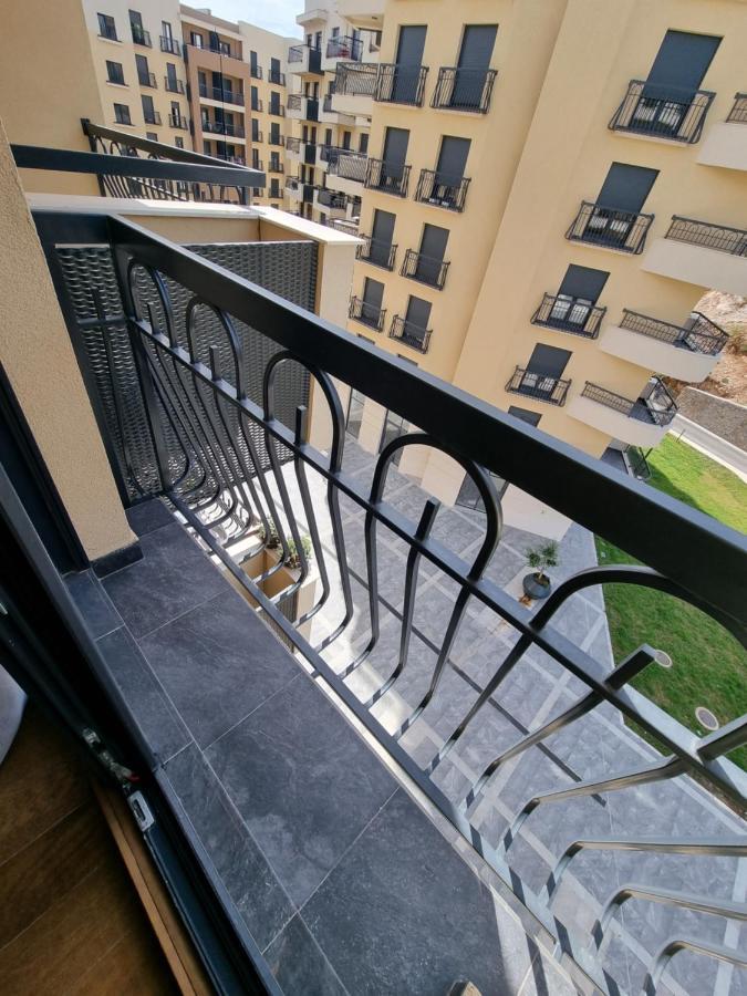 Fantastic New Centre Apartment Podgorica Bagian luar foto